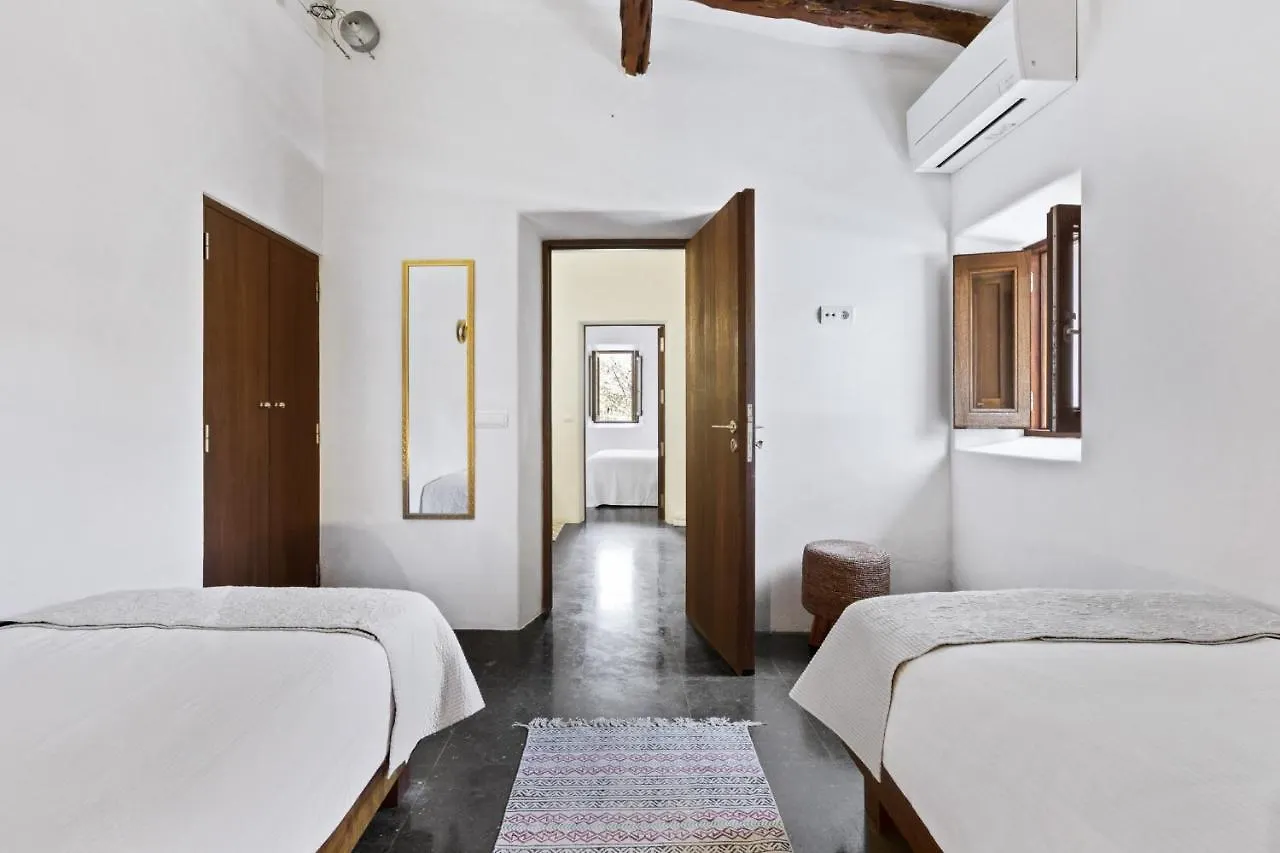 Ravishing Ibiza Villa Cel Blau 9 Bedrooms Private Pool Beautiful Country Views Santa Eulalia Santa Eularia des Riu 0*,  Španělsko